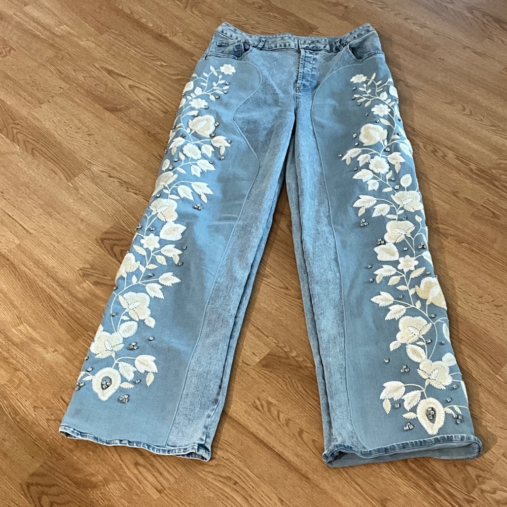 blueb. Enbroidered jeans